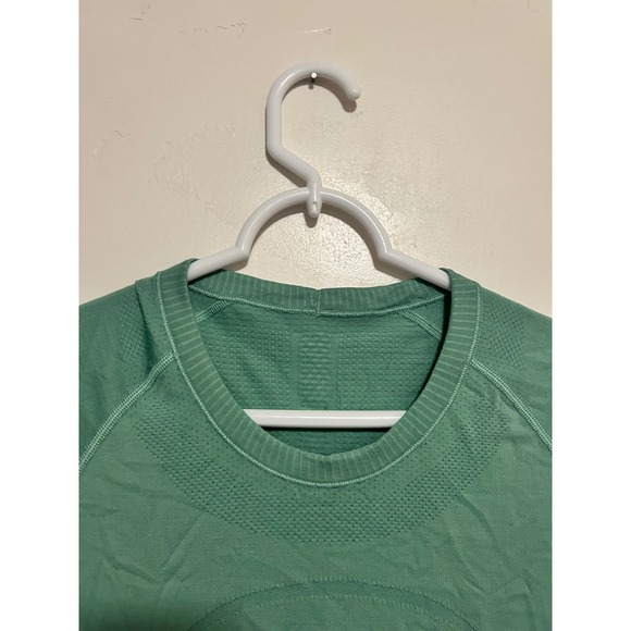 Lululemon swiftly Athletica Seamless T-Shirt Mint Green Workout Size 6 - Picture 4 of 6